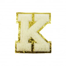 opstrijk letter K badstof off-white met goud glitter rand 8 x 8 cm