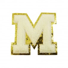 opstrijk letter M badstof off-white met goud glitter rand 8 x 8 cm