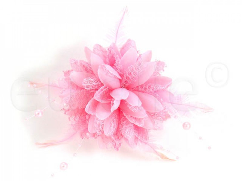 bloem corsage met parels en veertjes roze